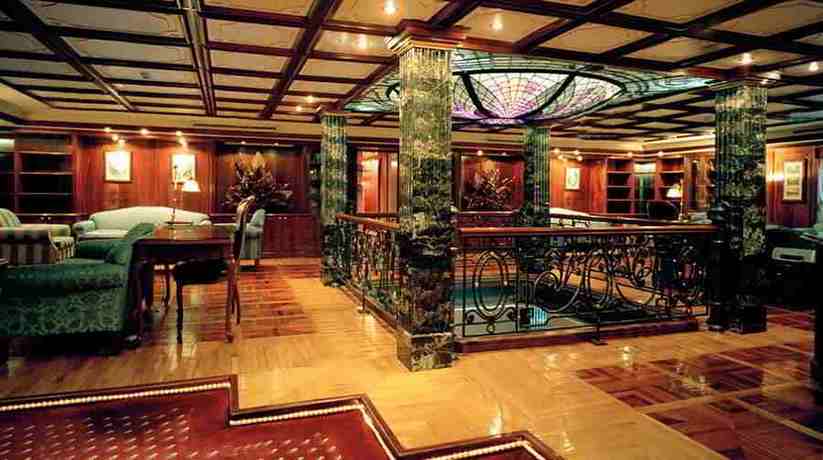 Lounge on a value-tier Nile cruiser