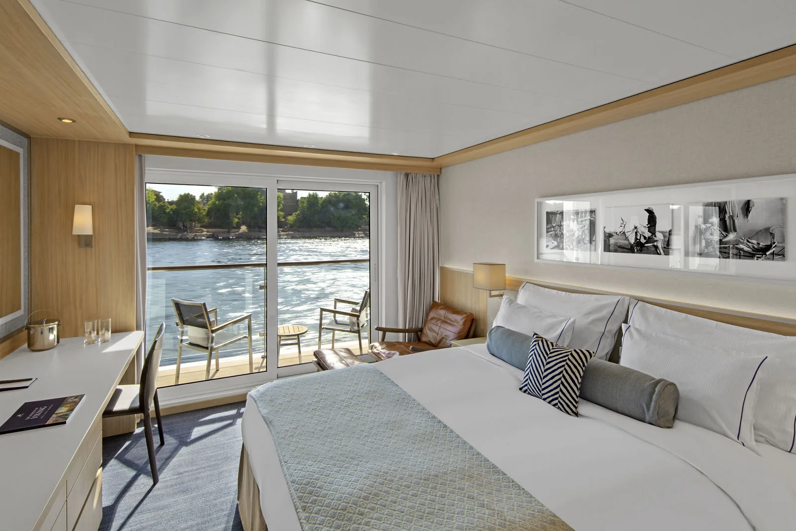 Une cabine avec véranda sur les navires du Nil de Viking (navire jumeau Viking Aton en photo)