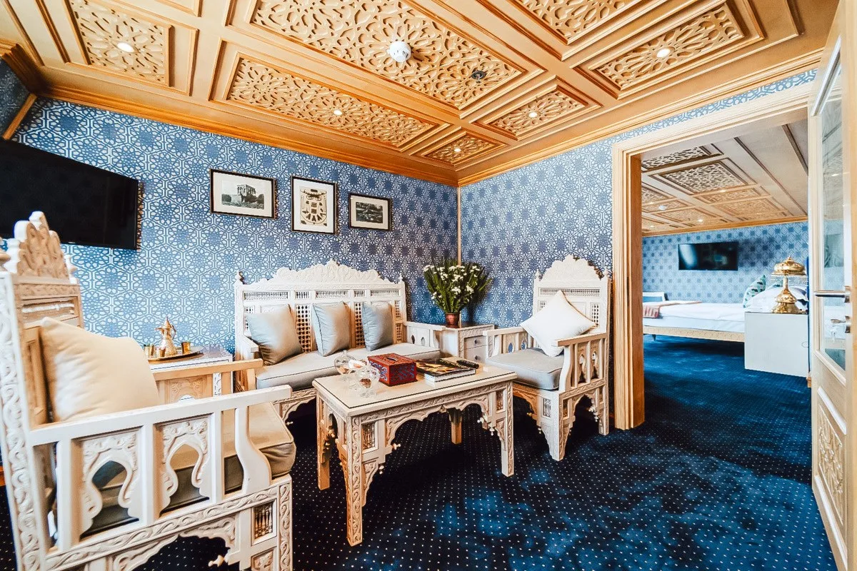 Le salon de la Royal Suite sur le S.S. Sphinx
